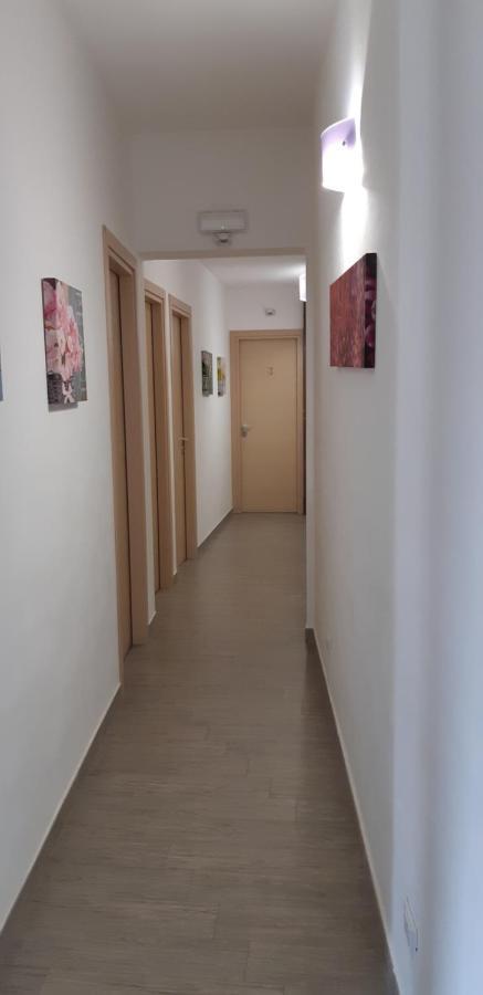 Airport Home & Bringo Car Rental Carini Kültér fotó